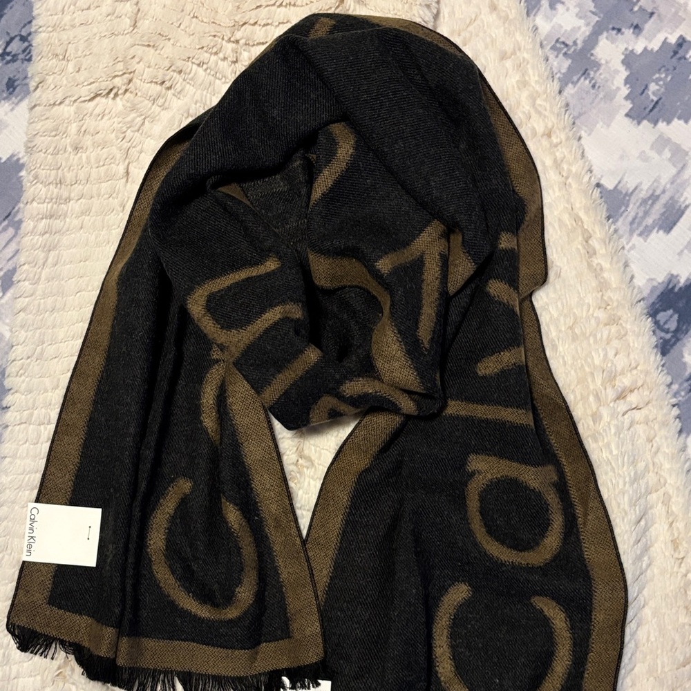 Calvin Klein Black and Tan Logo Scarf